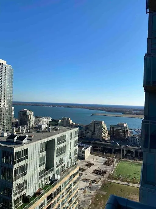 Apartment Best Location With Lake & City Views Plus Parking Toronto Canada